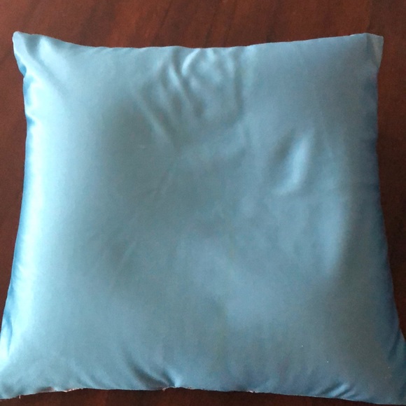 🕷🕸Marvel Silky Lightweight comfy 12” square Pillow, Bead stuffing - Picture 2 of 6